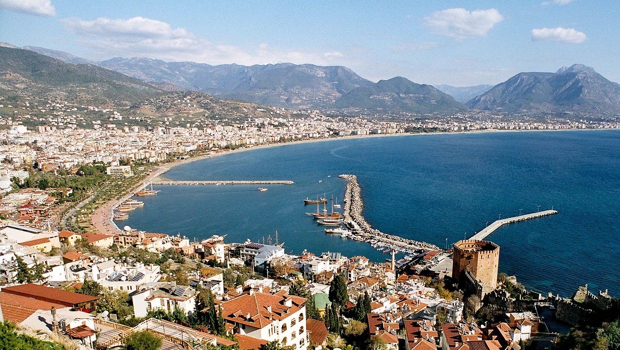 Alanya by Bus, Damlatas Cave and  Boat Trip from Side