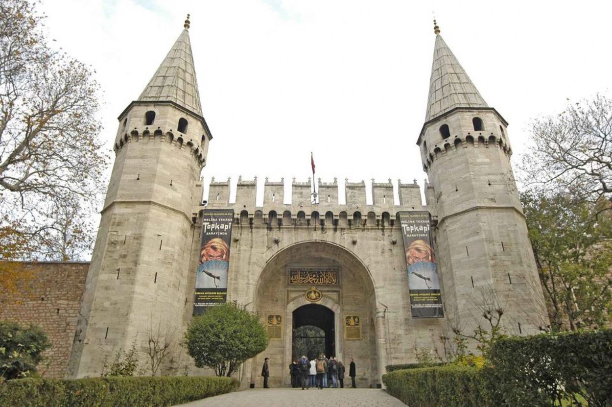 Istanbul Day Tour including Domestic Flights