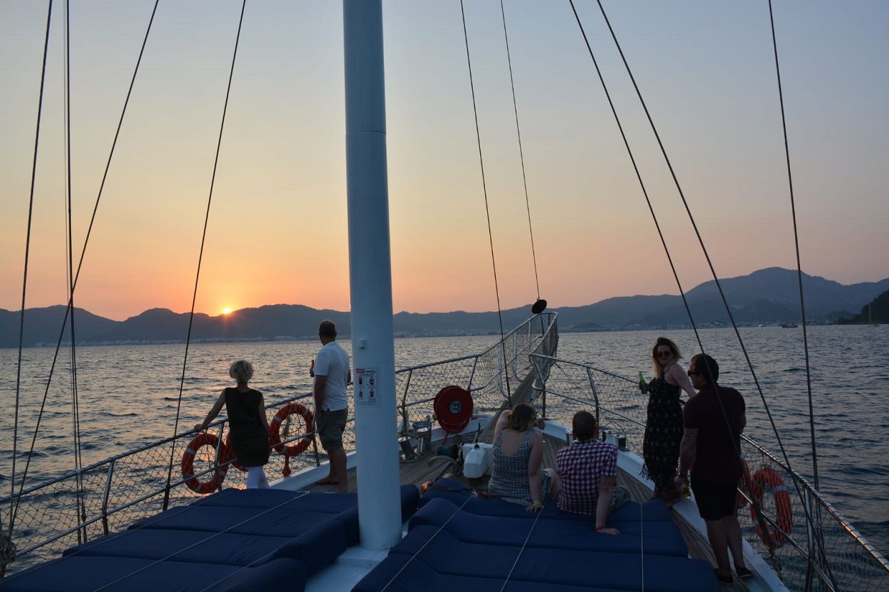 Sunset Gulet Cruise Include Dinner and Shopping from Marmaris