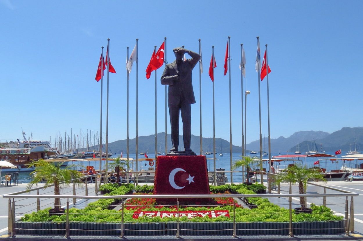 Marmaris & Icmeler Shopping Tour from Fethiye