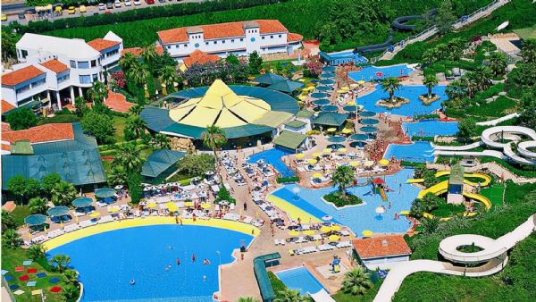 Aquapark and Dolphin Show with Hotel Transfers,Lunch and Soft Drinks